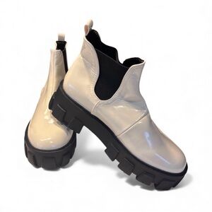 Billini Xanthos Cream Ankle Boots-New Size 7